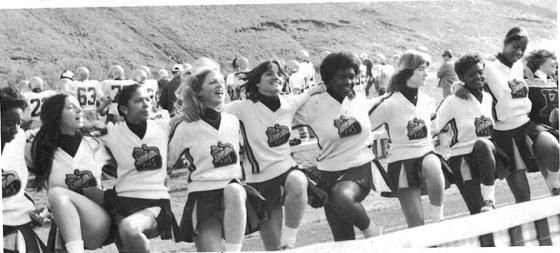560_cheerleaders